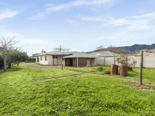 242 Ranzau Road, Hope