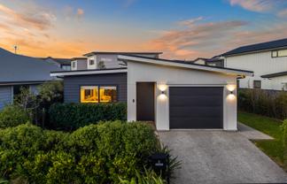 6 Pateke Drive, Porirua