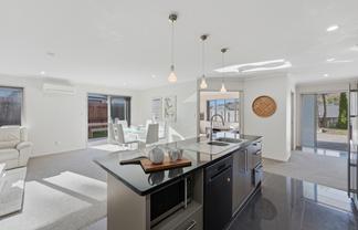 16D Cyrus Street, Whalers Gate