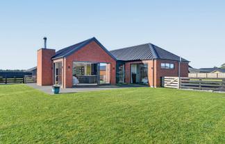 43 Graeme Foote Street, Darfield