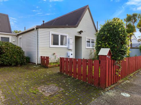 8/61 Richmond Street, Petone