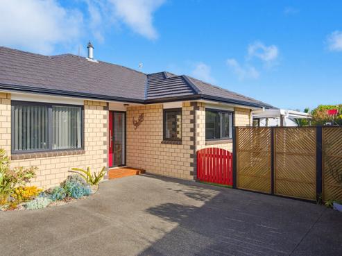 16 Pearson Place, Paraparaumu