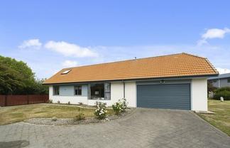 20 Realm Drive, Paraparaumu