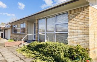 10 Garden Heights Avenue, Glenview