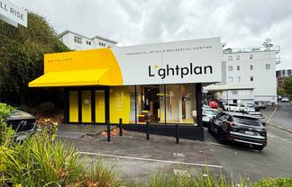 HIGH-PROFILE SHOWROOM AND STORAGE

