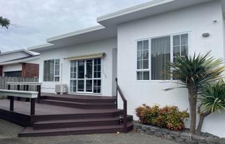 4 County Road, Torbay