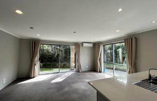 9 Waldorf Crescent, Orewa