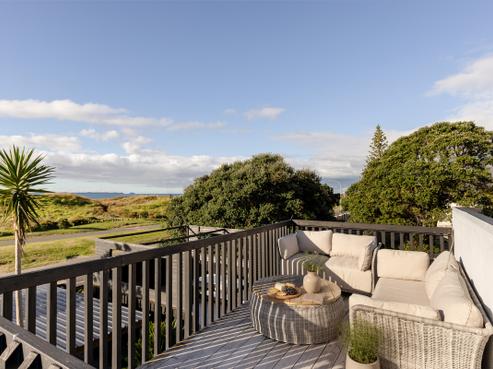 728 Papamoa Beach Road, Papamoa