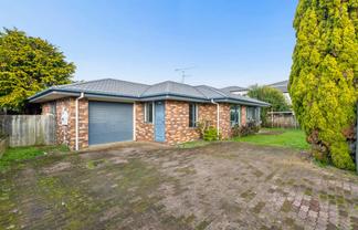 75A Clevedon Road, Papakura