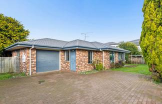 75A Clevedon Road, Papakura