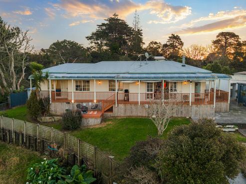 23 Waitakere Road, Waitakere