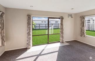 3c Earlsworth Road, Mangere East