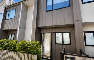 11 Eileen Newey Place, Henderson