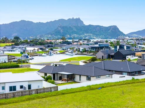 8 Maturiki Drive, One Tree Point
