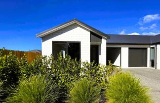 8 Lily Pond Lane, Katikati