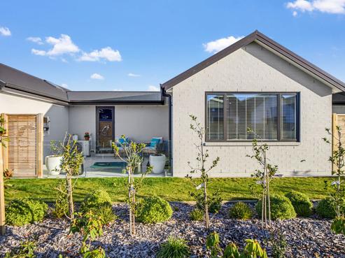 30 Bob Robertson Drive, Ravenswood