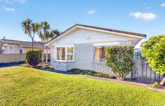 5 Avon Place, Springvale