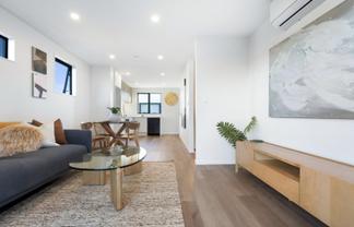 5/2 Firebrick Way , Hobsonville
