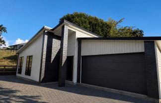 189 Otuwairoa Esplanade, Papakura