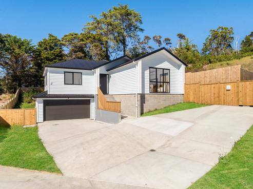 36 Awanui Road, Red Beach