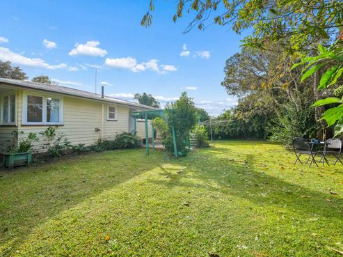 6 Holman Road, Te Atatu Peninsula