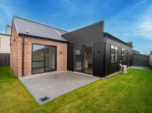 37 Briannarose Drive, Glenview