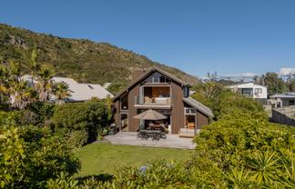111 Pacific Parade, Matarangi