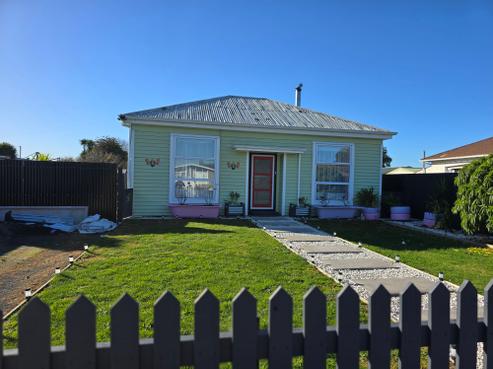 71 Beach Road, Hampstead
