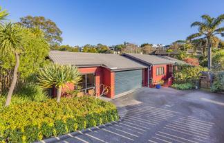 1/1031 Beach Road, Torbay