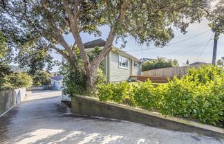 25 Chaffey Crescent, Titahi Bay