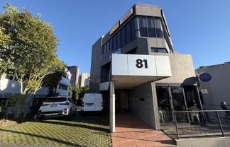 Light-filled Grafton office with parking