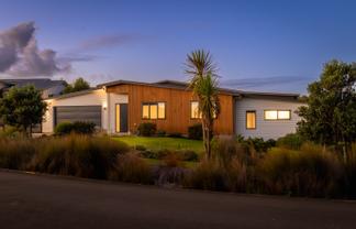 21 Ferndale Drive, Waikanae