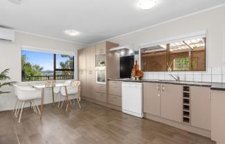 8 Panorama Drive, Parahaki