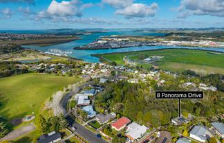 8 Panorama Drive, Parahaki