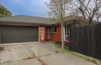 4 Travis Road, Burwood