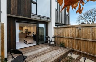 2/24 Devonport Lane, Saint Albans