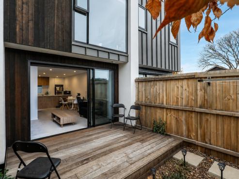 2/24 Devonport Lane, Saint Albans