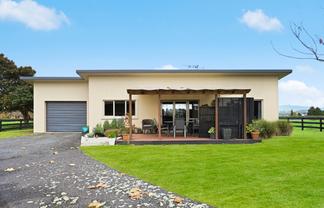 64a Houghton Road, Ngahinapouri