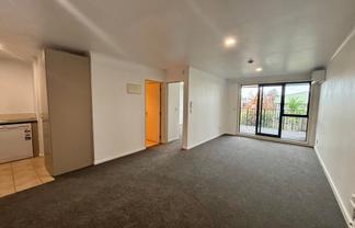 2P/1 Wadier Place, Henderson