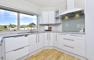 53c Lord Auckland Road, Wakefield