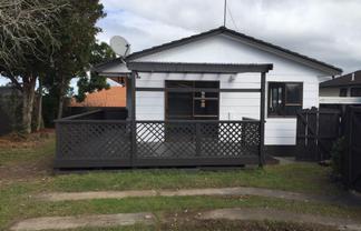 2/20 Burundi Avenue, Clendon Park