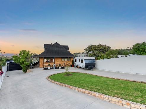 11 Higham Ferrers Place, Red Beach