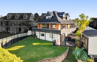 11 Higham Ferrers Place, Red Beach