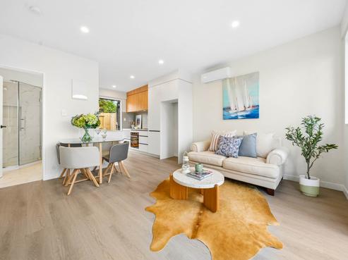2/92 Titirangi Road, New Lynn