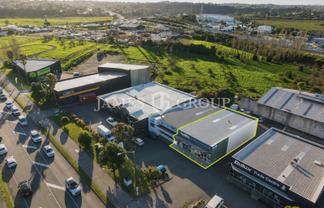 CENTRAL PARK DRIVE -  TRADE RETAIL WAREHOUSE