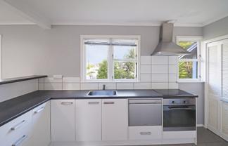 33 Victory Crescent , Tawa