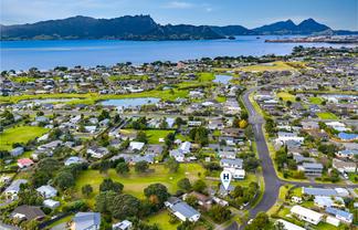 14 Shearwater Street, One Tree Point
