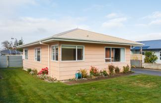 8 South Street, Feilding