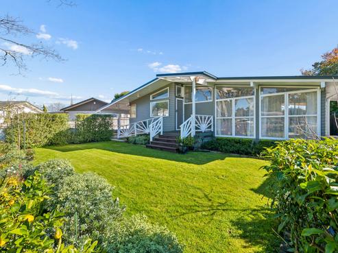 12 Chibnall Place, Conifer Grove