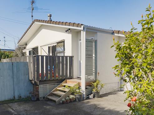 2/19 Scott Avenue, Mangere Bridge
